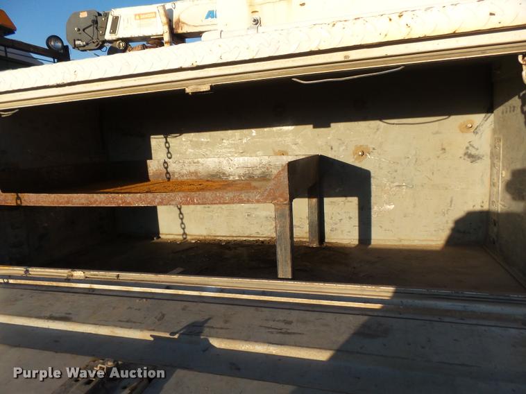 image for item DB0070 2002 Chevrolet C6500 service truck with crane