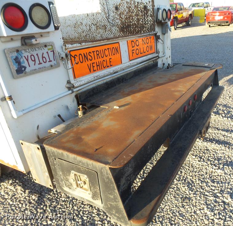 image for item DB0070 2002 Chevrolet C6500 service truck with crane