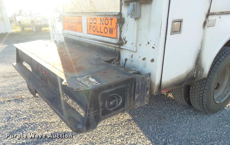 image for item DB0070 2002 Chevrolet C6500 service truck with crane