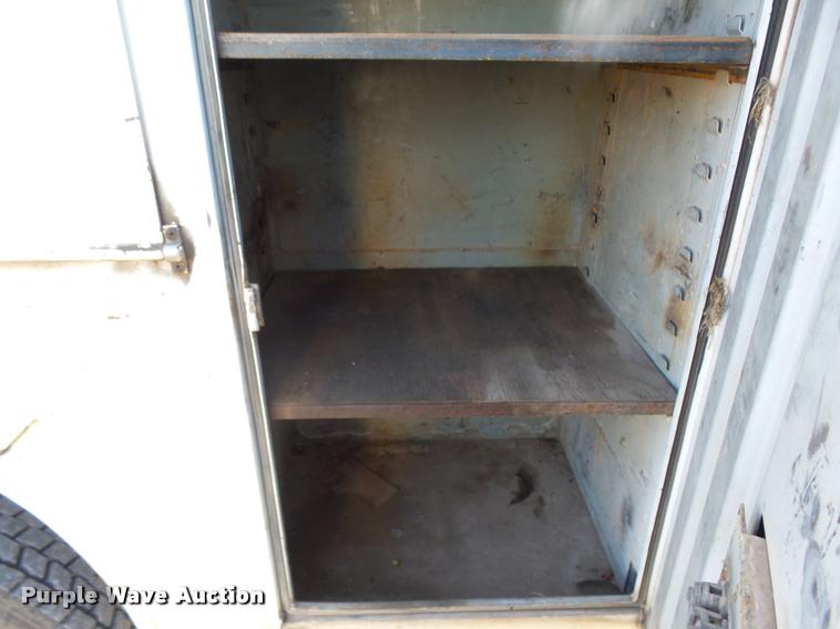 image for item DB0070 2002 Chevrolet C6500 service truck with crane