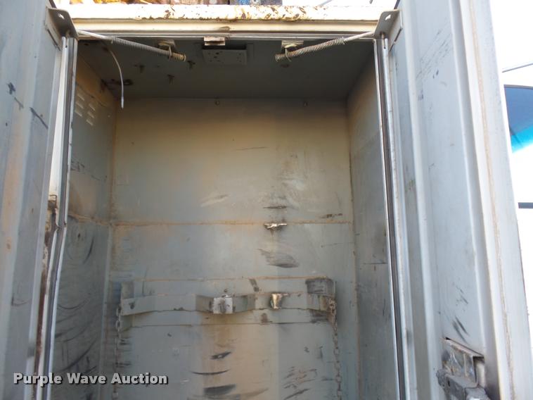 image for item DB0070 2002 Chevrolet C6500 service truck with crane