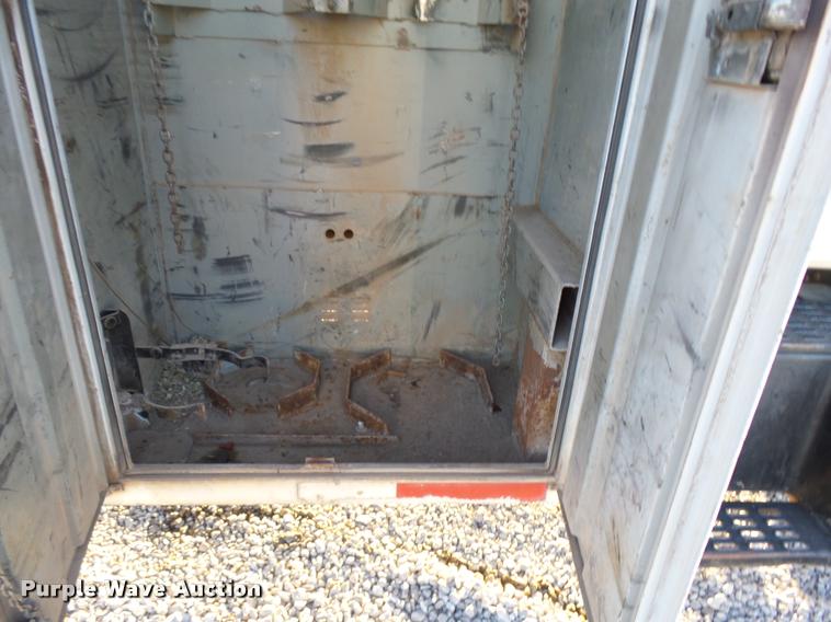 image for item DB0070 2002 Chevrolet C6500 service truck with crane