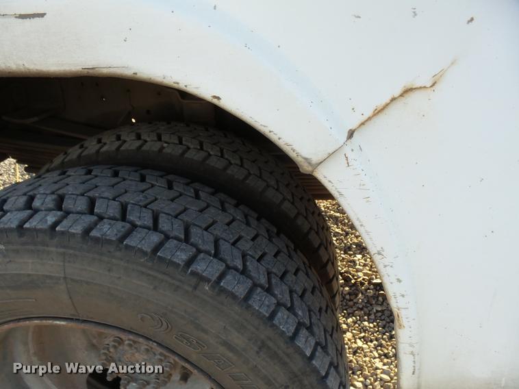 image for item DB0070 2002 Chevrolet C6500 service truck with crane