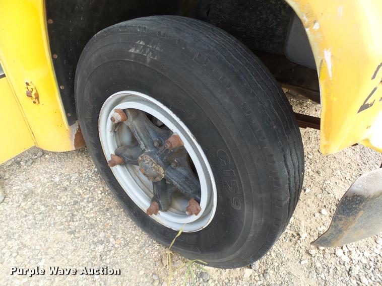 image for item DB0071 1985 Chevrolet 60 school bus