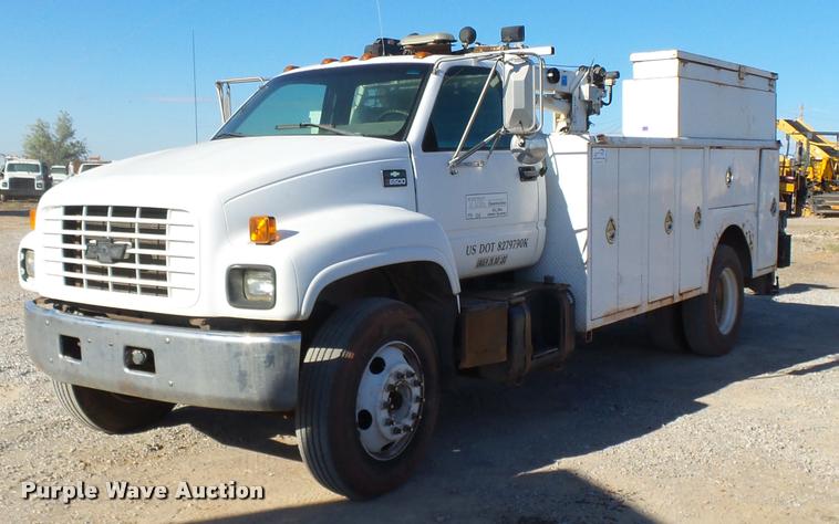 image for item DB0072 2002 Chevrolet C6500 service truck with crane