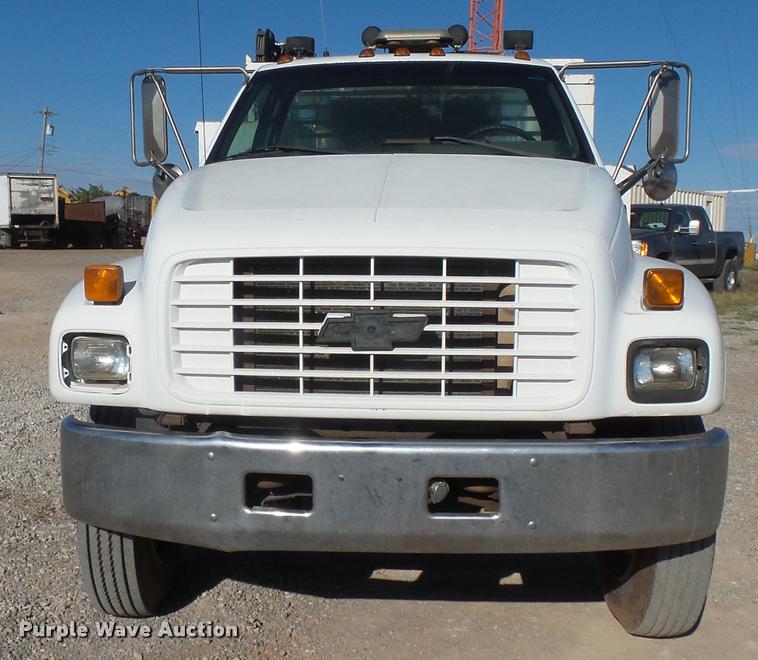 image for item DB0072 2002 Chevrolet C6500 service truck with crane