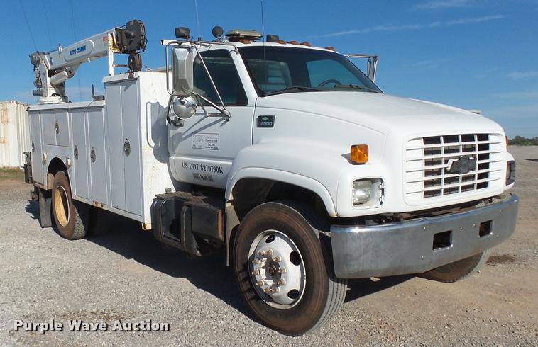 image for item DB0072 2002 Chevrolet C6500 service truck with crane