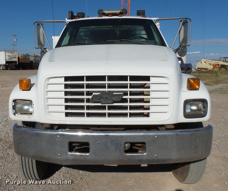 image for item DB0072 2002 Chevrolet C6500 service truck with crane