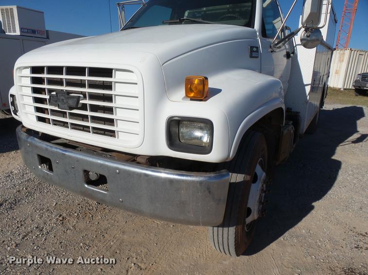 image for item DB0072 2002 Chevrolet C6500 service truck with crane