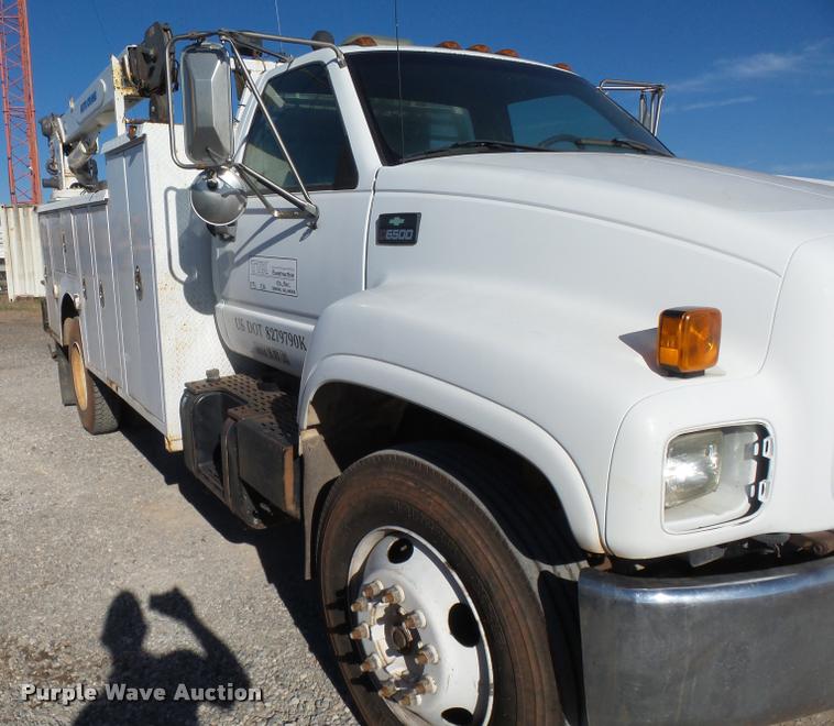 image for item DB0072 2002 Chevrolet C6500 service truck with crane