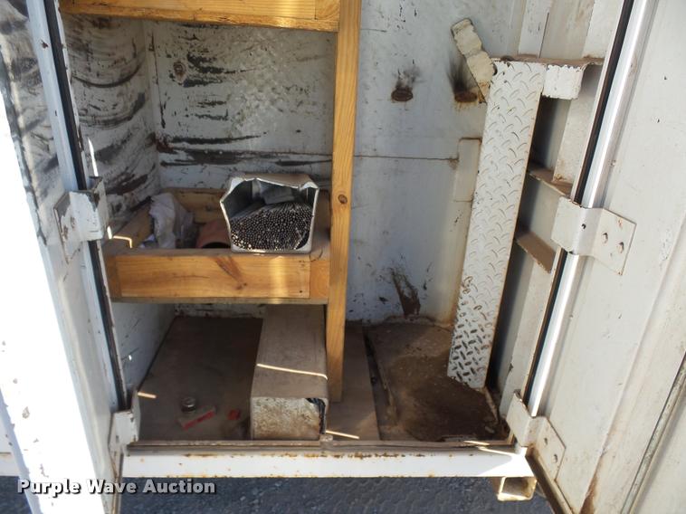 image for item DB0072 2002 Chevrolet C6500 service truck with crane