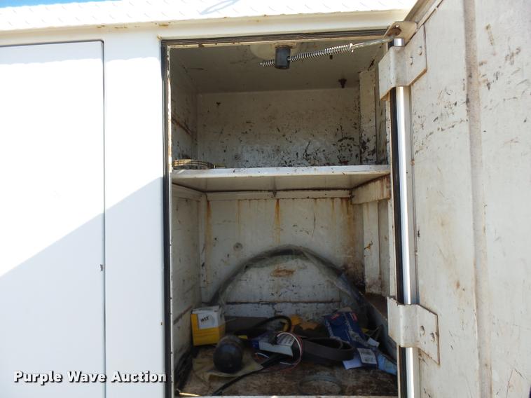 image for item DB0072 2002 Chevrolet C6500 service truck with crane