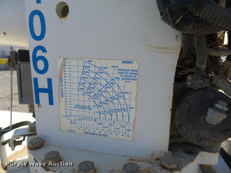 image for item DB0072 2002 Chevrolet C6500 service truck with crane