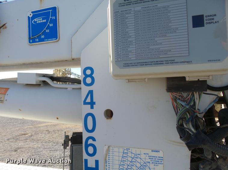 image for item DB0072 2002 Chevrolet C6500 service truck with crane