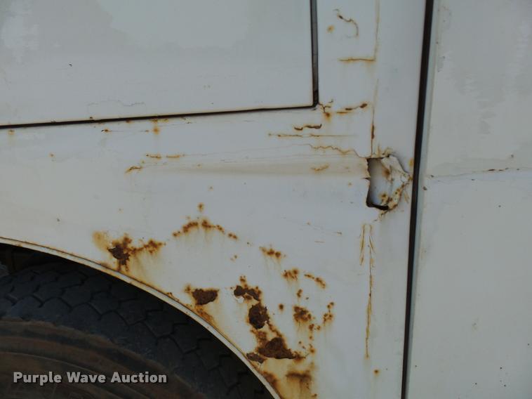 image for item DB0072 2002 Chevrolet C6500 service truck with crane