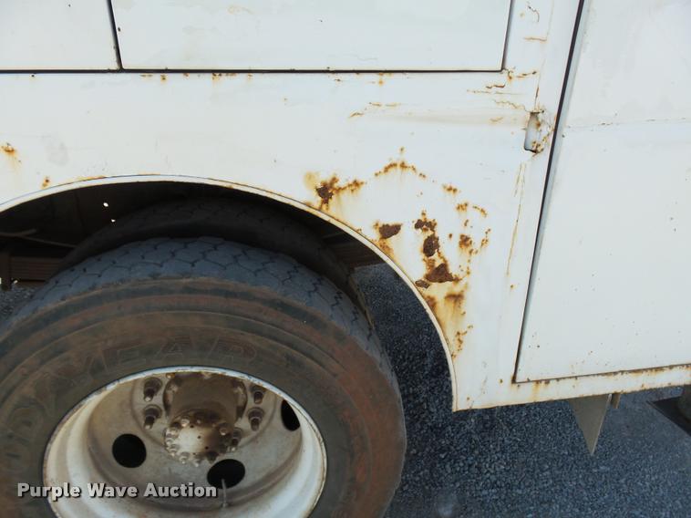 image for item DB0072 2002 Chevrolet C6500 service truck with crane