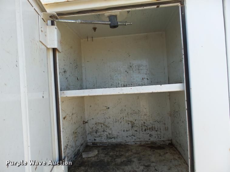 image for item DB0072 2002 Chevrolet C6500 service truck with crane