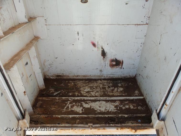 image for item DB0072 2002 Chevrolet C6500 service truck with crane