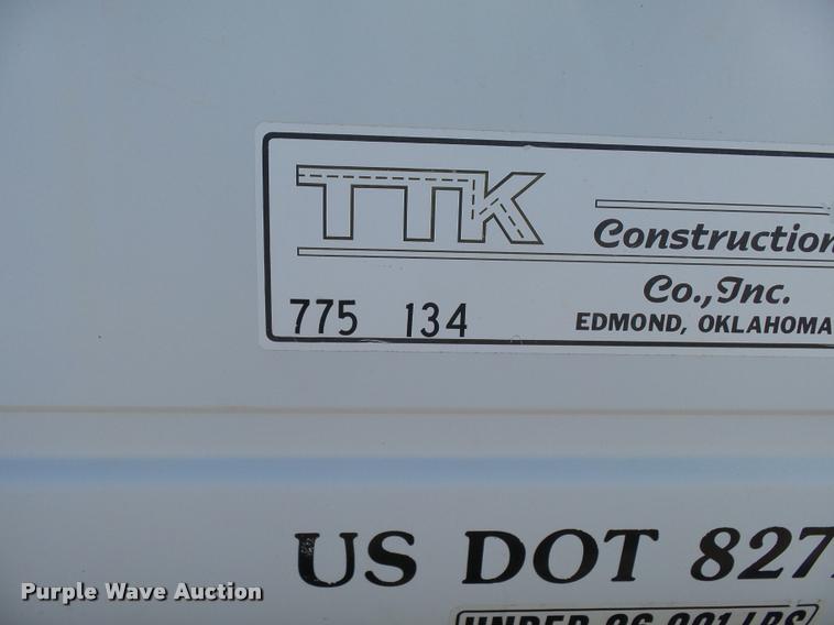 image for item DB0072 2002 Chevrolet C6500 service truck with crane