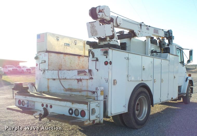 image for item DB0073 2001 Freightliner FL60 service truck with crane
