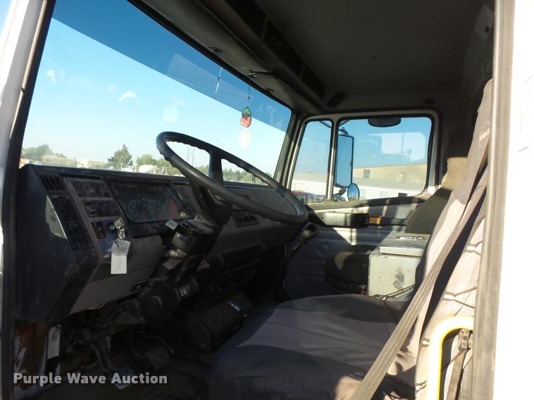 image for item DB0073 2001 Freightliner FL60 service truck with crane