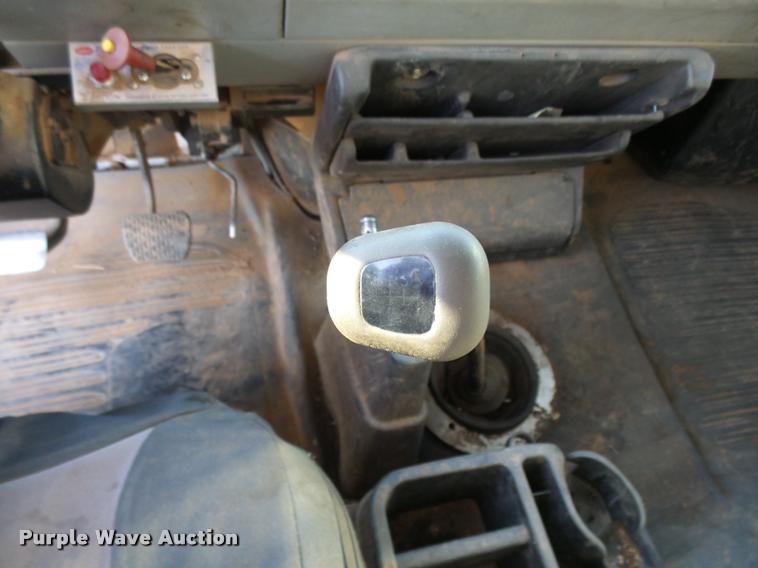 image for item DB0073 2001 Freightliner FL60 service truck with crane