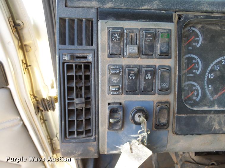 image for item DB0073 2001 Freightliner FL60 service truck with crane