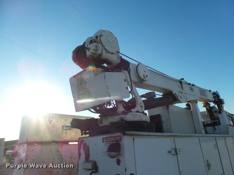 image for item DB0073 2001 Freightliner FL60 service truck with crane