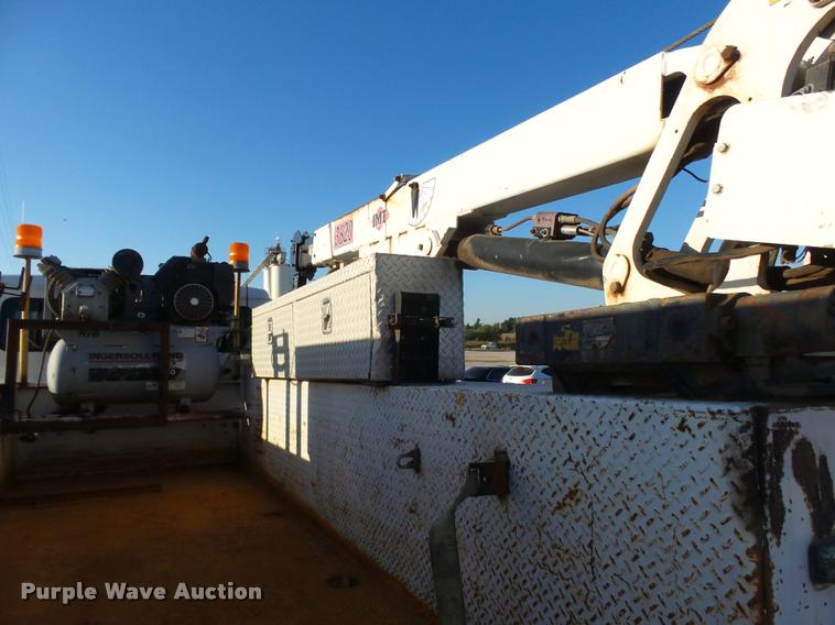 image for item DB0073 2001 Freightliner FL60 service truck with crane