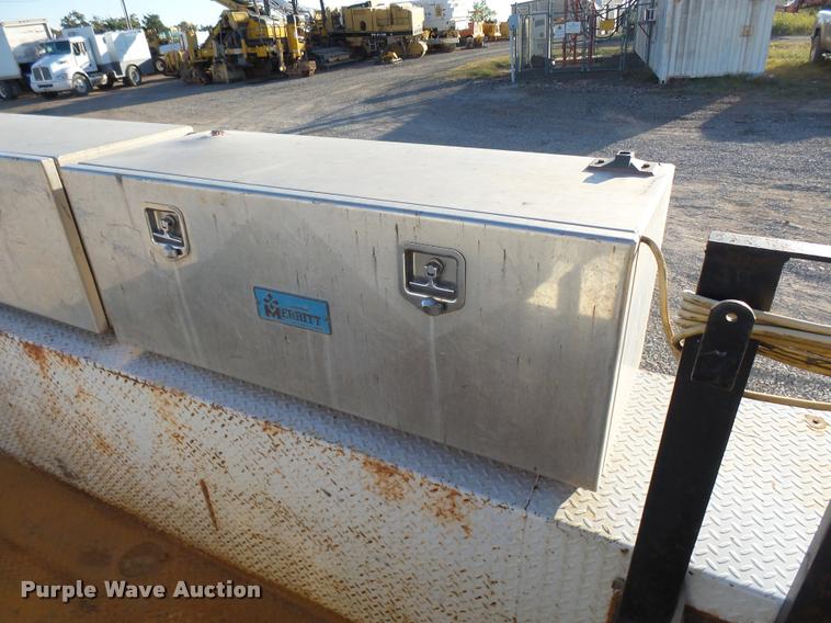 image for item DB0073 2001 Freightliner FL60 service truck with crane