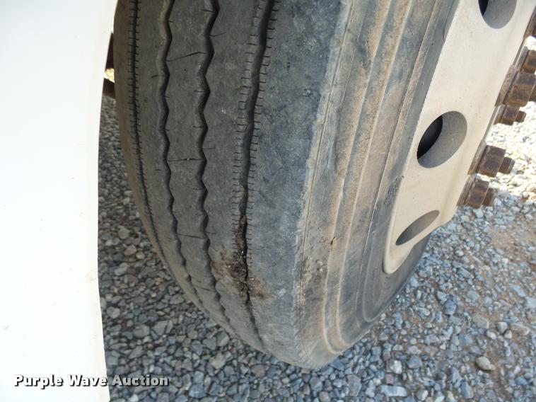 image for item DB0073 2001 Freightliner FL60 service truck with crane