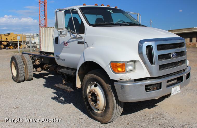 image for item DB0075 2010 Ford F750 Super Duty XL truck cab and chassis