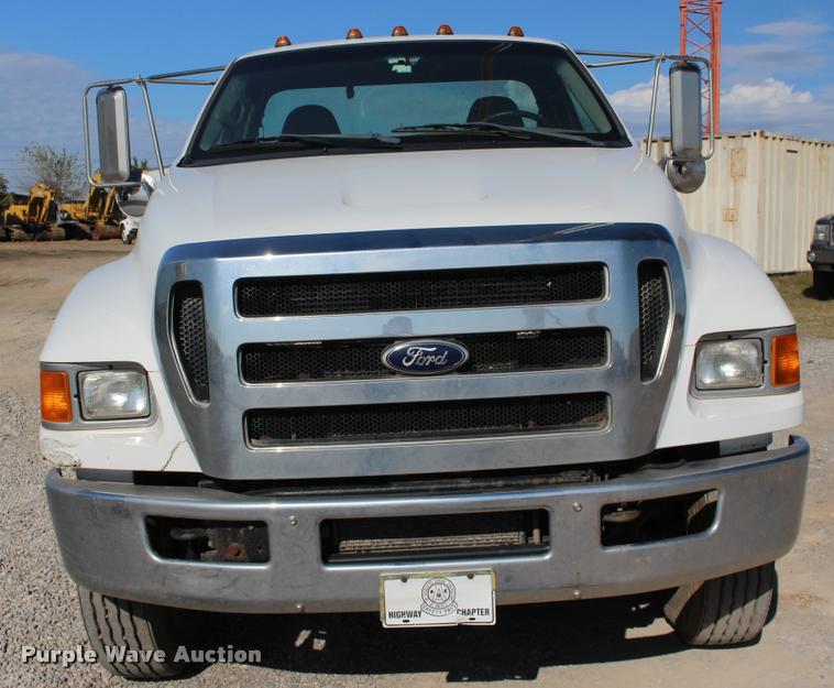 image for item DB0075 2010 Ford F750 Super Duty XL truck cab and chassis