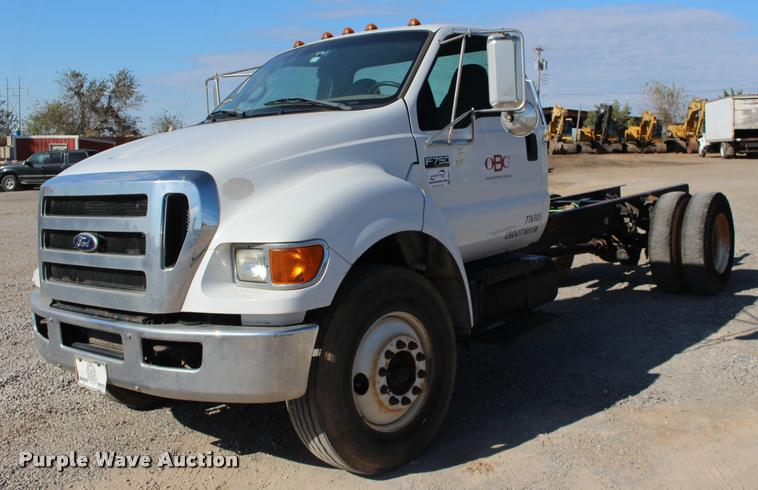 image for item DB0075 2010 Ford F750 Super Duty XL truck cab and chassis