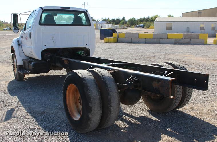 image for item DB0075 2010 Ford F750 Super Duty XL truck cab and chassis