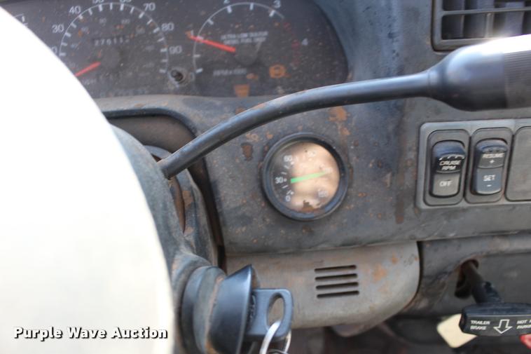 image for item DB0075 2010 Ford F750 Super Duty XL truck cab and chassis