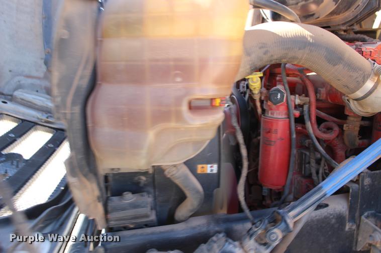 image for item DB0075 2010 Ford F750 Super Duty XL truck cab and chassis