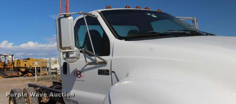 image for item DB0075 2010 Ford F750 Super Duty XL truck cab and chassis
