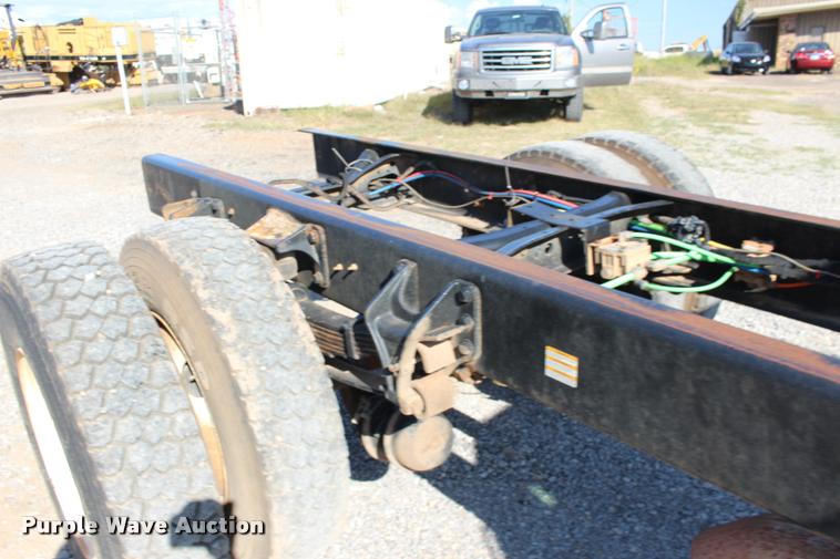 image for item DB0075 2010 Ford F750 Super Duty XL truck cab and chassis