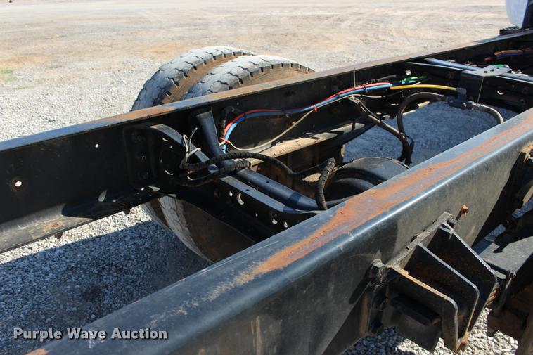 image for item DB0075 2010 Ford F750 Super Duty XL truck cab and chassis