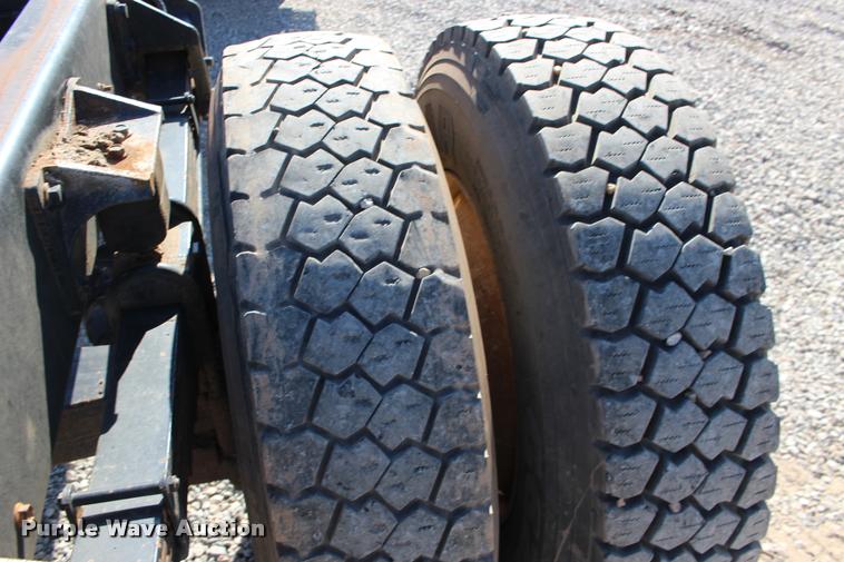 image for item DB0075 2010 Ford F750 Super Duty XL truck cab and chassis