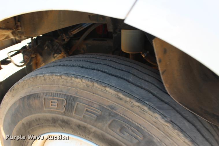 image for item DB0075 2010 Ford F750 Super Duty XL truck cab and chassis