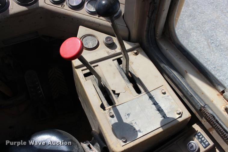 image for item DB0079 1985 Caterpillar 936 wheel loader