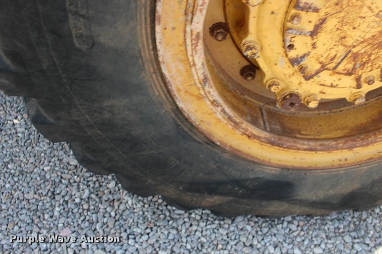 image for item DB0079 1985 Caterpillar 936 wheel loader