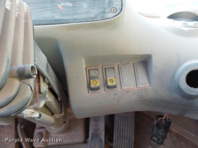 image for item DB0080 2003 Volvo L70E wheel loader