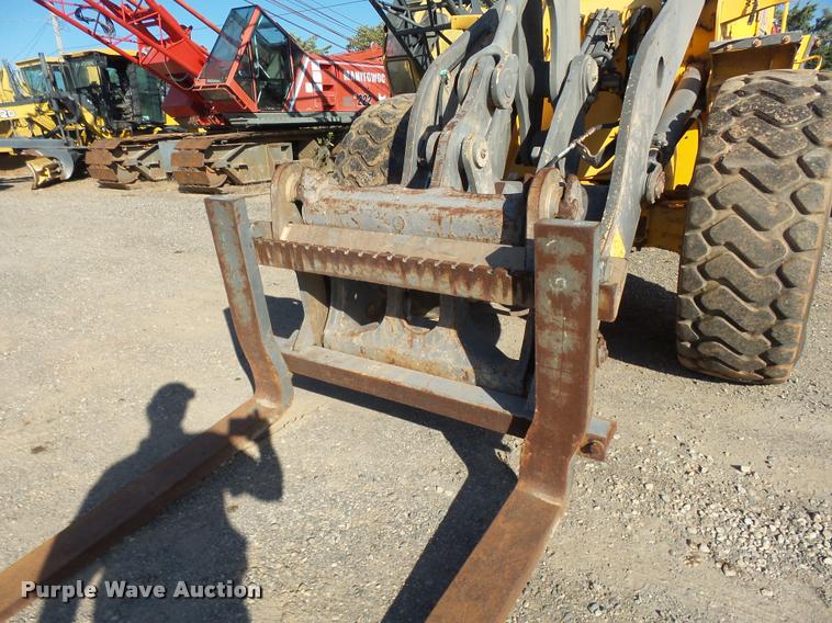 image for item DB0080 2003 Volvo L70E wheel loader