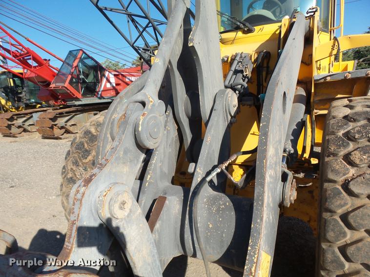 image for item DB0080 2003 Volvo L70E wheel loader