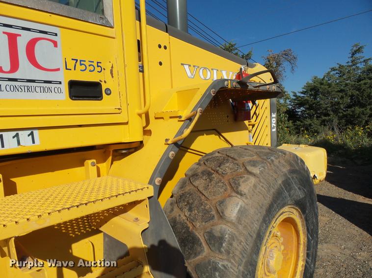 image for item DB0080 2003 Volvo L70E wheel loader