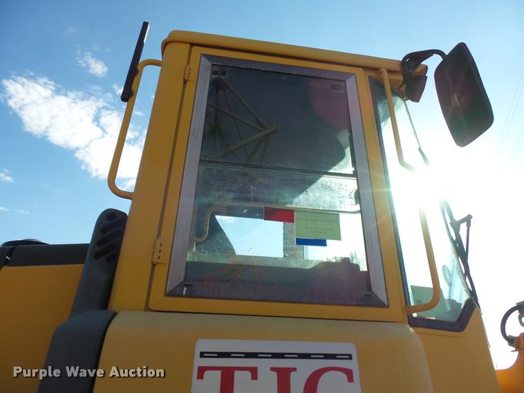 image for item DB0080 2003 Volvo L70E wheel loader