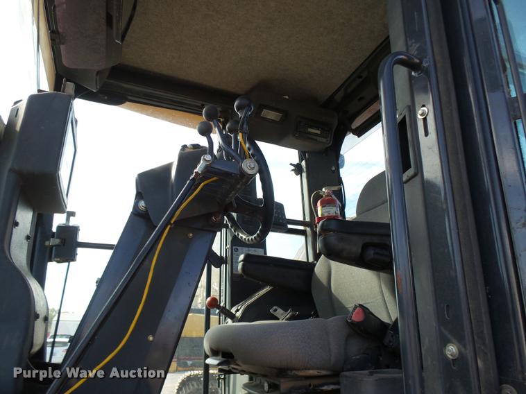 image for item DB0081 2007 John Deere 772D motor grader